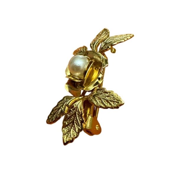 Vintage Gold Tone Brooch Floral Design with Pearl Center Elegant Jewelry - Picture 2 of 6